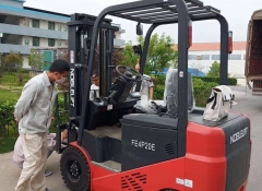 諾力2噸電動叉車交永州客戶使用