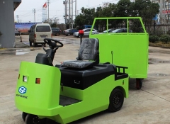 電動(dòng)牽引車帶拖車