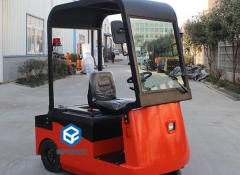 半封閉電動(dòng)牽引車