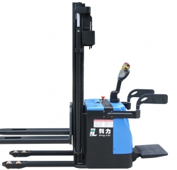 KLD20型 全電動堆高車（2T）